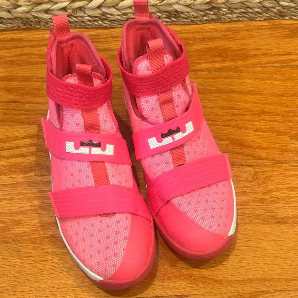 Nike LeBron Solider 10 GS Pink Sneakers sz 5.5 basketball sneakers